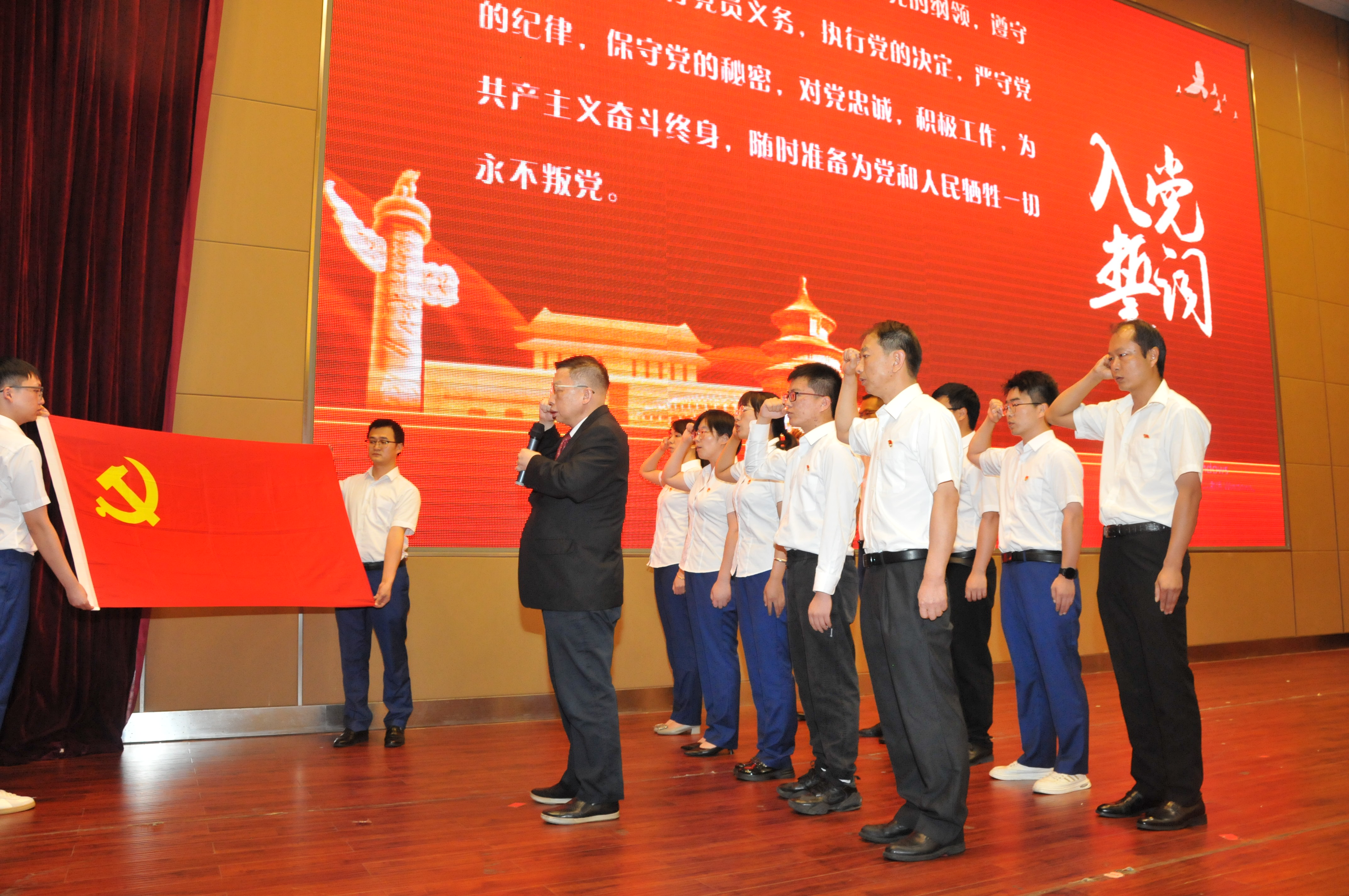 db8c3b74860542b8841e236143e84fb4